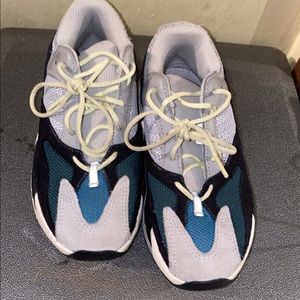 Kids yezzy wave runners